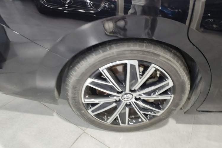 Used GAC Trumpchi E8 New Energy 2024 150km MAX Right Rear Wheel Hub