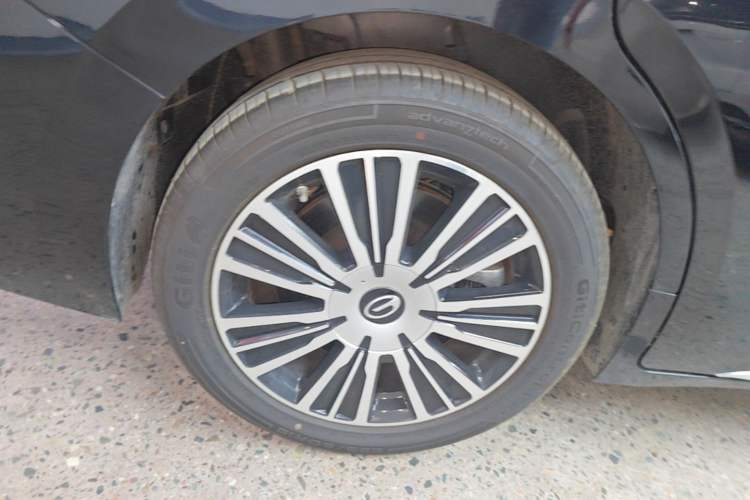 Used GAC Trumpchi E8 New Energy 2024 150km MAX+ Right Rear Wheel Hub
