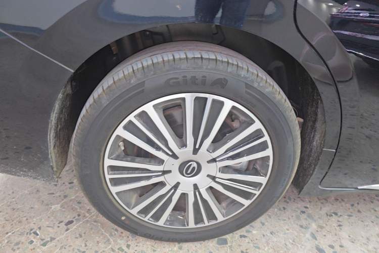 Used GAC Trumpchi E8 New Energy 2024 150km MAX+ Right Rear Wheel Hub
