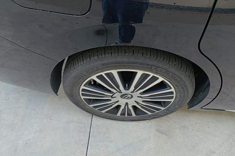 Used GAC Trumpchi E8 New Energy 2024 150km MAX+ Right Rear Wheel Hub