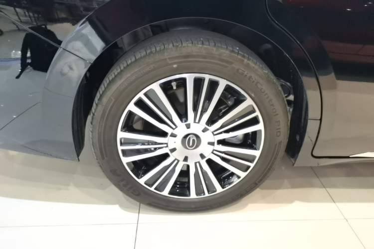 Used GAC Trumpchi E8 New Energy 2024 150km MAX+ Right Rear Wheel Hub