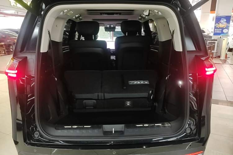 Used GAC Trumpchi E8 New Energy 2024 150km MAX Trunk
