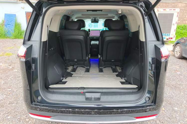 Used GAC Trumpchi E8 New Energy 2024 150km MAX Trunk