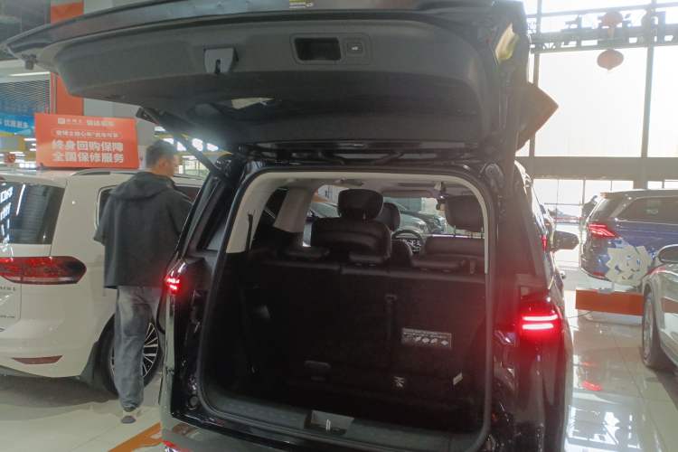 Used GAC Trumpchi E8 New Energy 2024 150km MAX Trunk