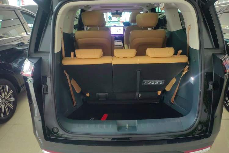 Used GAC Trumpchi E8 New Energy 2024 150km MAX Trunk