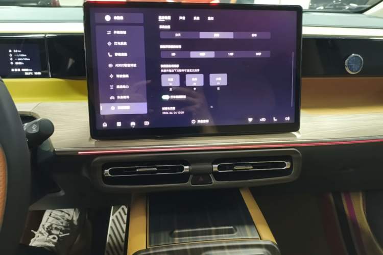 Used GAC Trumpchi E8 New Energy 2024 150km MAX Audio And AC Panel