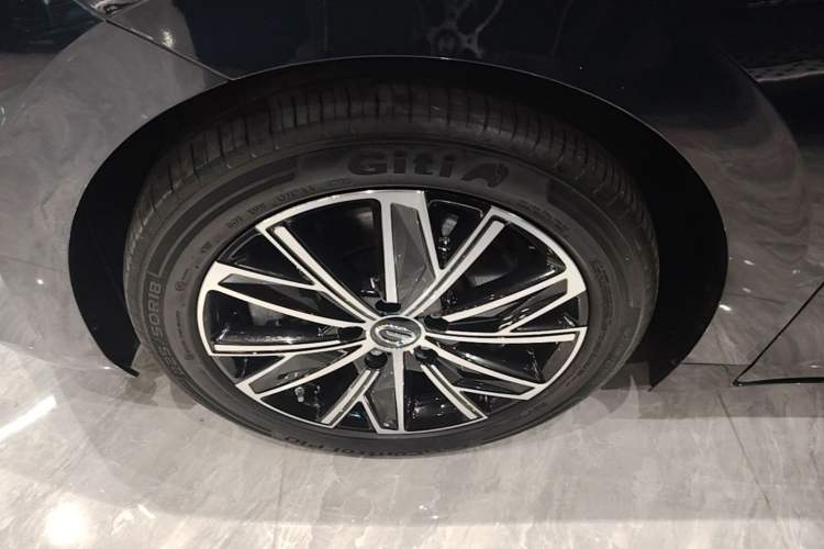 Used GAC Trumpchi E8 New Energy 2024 150km MAX Left Front Wheel Hub