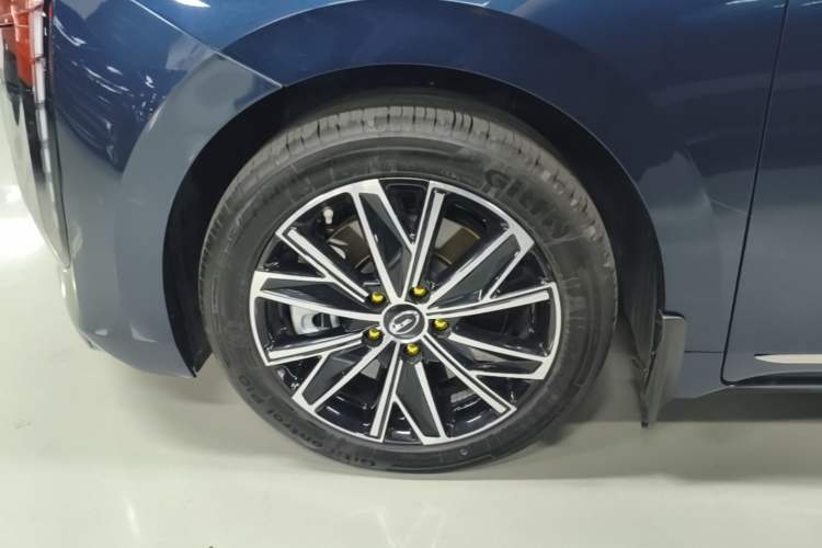 Used GAC Trumpchi E8 New Energy 2024 150km MAX Left Front Wheel Hub