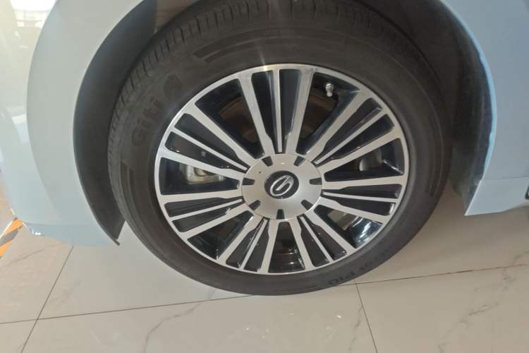 Used GAC Trumpchi E8 New Energy 2024 150km MAX+ Left Front Wheel Hub