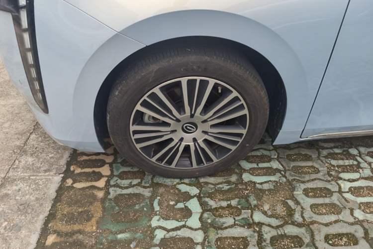 Used GAC Trumpchi E8 New Energy 2024 150km MAX+ Left Front Wheel Hub