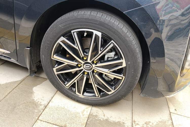 Used GAC Trumpchi E8 New Energy 2024 150km MAX+ Right Front Wheel Hub