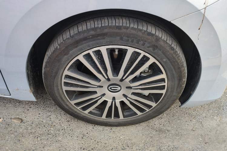 Used GAC Trumpchi E8 New Energy 2024 150km MAX+ Right Front Wheel Hub