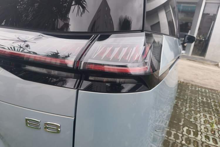 Used GAC Trumpchi E8 New Energy 2024 150km MAX+ Right Rear Taillight