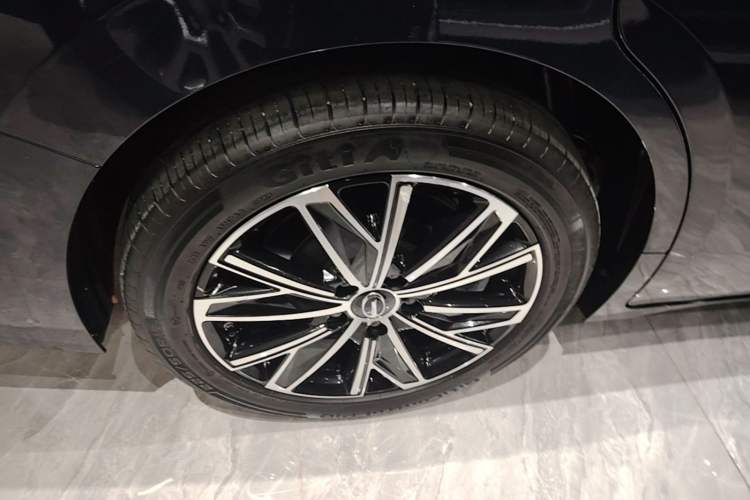 Used GAC Trumpchi E8 New Energy 2024 150km MAX Right Rear Wheel Hub