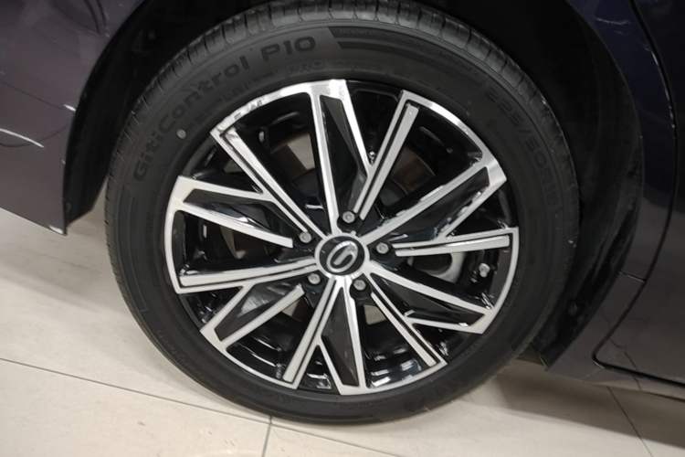 Used GAC Trumpchi E8 New Energy 2024 150km MAX Right Rear Wheel Hub