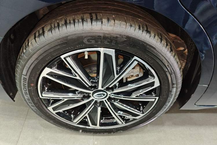 Used GAC Trumpchi E8 New Energy 2024 150km MAX Right Rear Wheel Hub