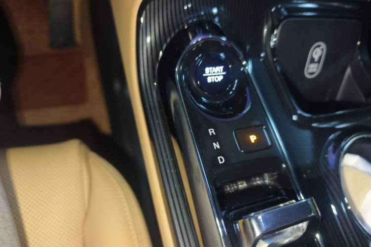 Used GAC Trumpchi E8 New Energy 2024 150km MAX+ Gear Lever