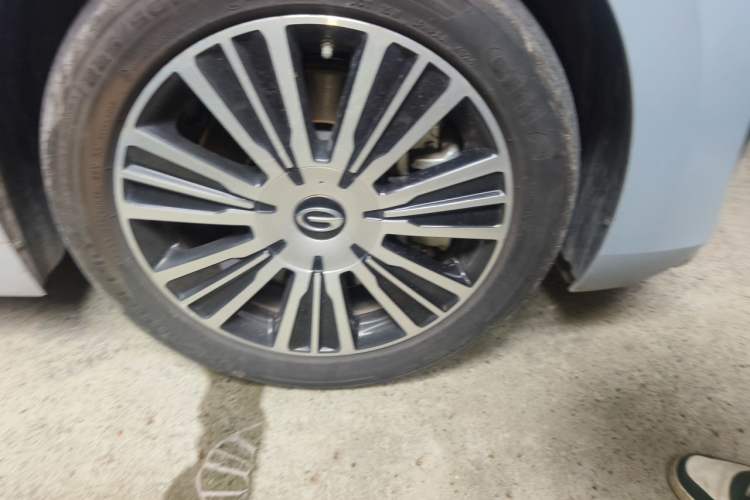 Used GAC Trumpchi E8 New Energy 2024 150km MAX+ Right Front Wheel Hub