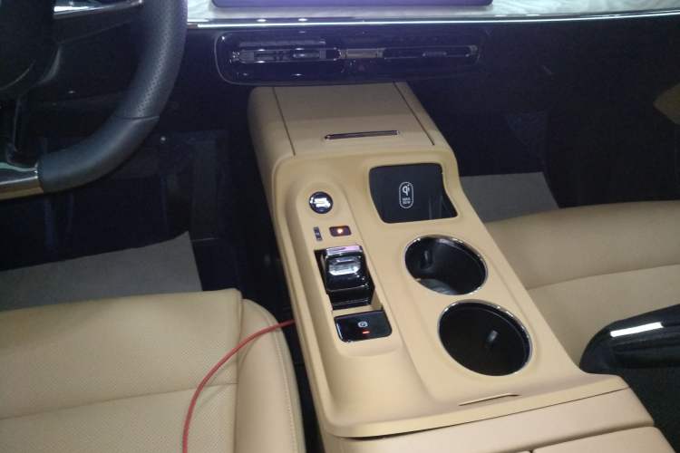 Used GAC Trumpchi E8 New Energy 2024 150km MAX+ Gear Lever
