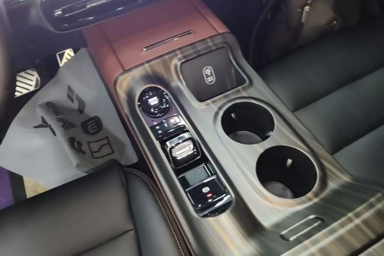 Used GAC Trumpchi E8 New Energy 2024 150km Longteng Glorious+ Gear Lever