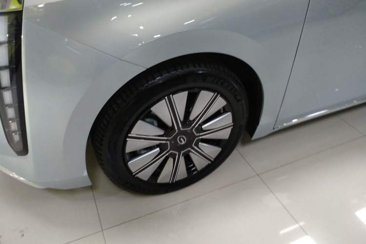 Used GAC Trumpchi E8 New Energy 2024 150km MAX+ Left Front Wheel Hub
