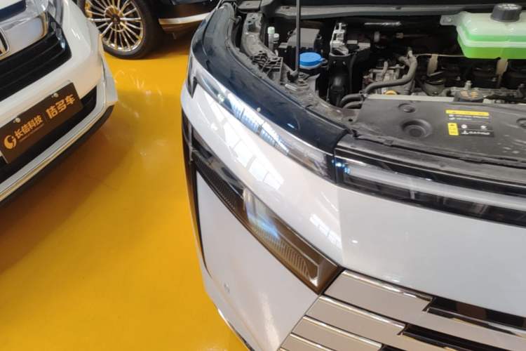 Used GAC Trumpchi E8 New Energy 2024 150km MAX Right Front Headlight