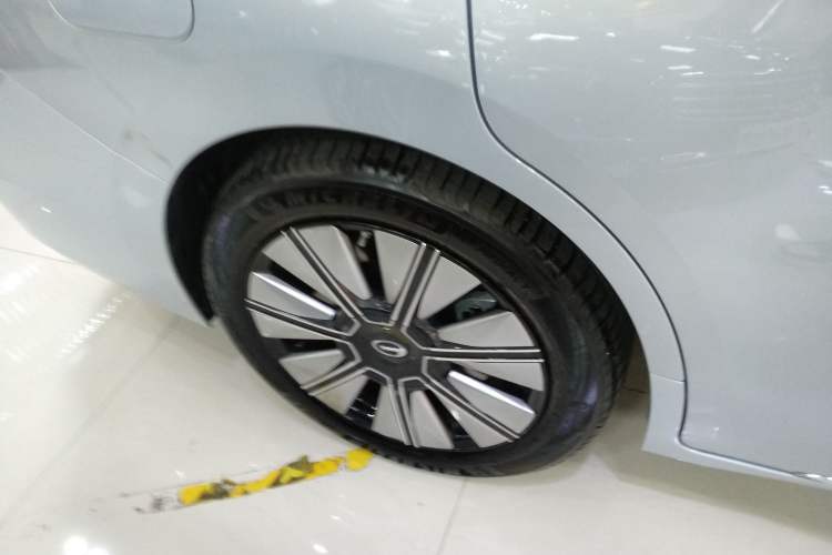 Used GAC Trumpchi E8 New Energy 2024 150km MAX+ Right Rear Wheel Hub