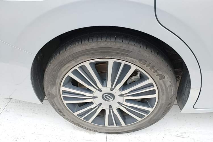 Used GAC Trumpchi E8 New Energy 2024 150km MAX+ Right Rear Wheel Hub