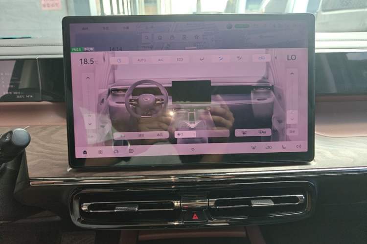 Used GAC Trumpchi E8 New Energy 2024 150km MAX+ Audio And AC Panel