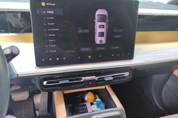 Used GAC Trumpchi E8 New Energy 2024 150km MAX Audio And AC Panel