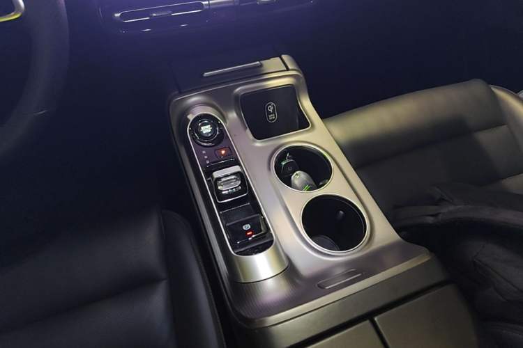 Used GAC Trumpchi E8 New Energy 2024 150km MAX Gear Lever