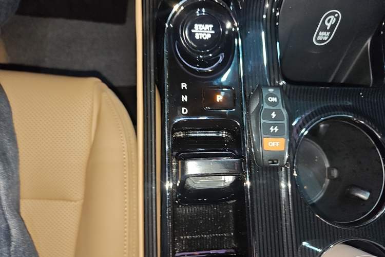 Used GAC Trumpchi E8 New Energy 2024 150km Dragon Roar Starry Night+ Gear Lever
