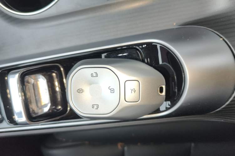 Used GAC Trumpchi E8 New Energy 2024 150km MAX Interior 1