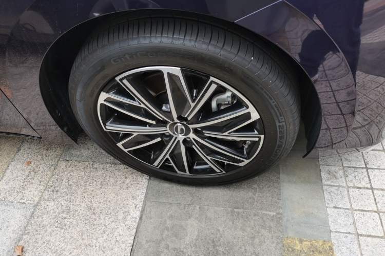 Used GAC Trumpchi E8 New Energy 2024 150km MAX Right Front Wheel Hub