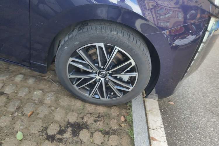 Used GAC Trumpchi E8 New Energy 2024 150km MAX Right Front Wheel Hub