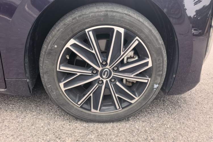 Used GAC Trumpchi E8 New Energy 2024 150km MAX Right Front Wheel Hub