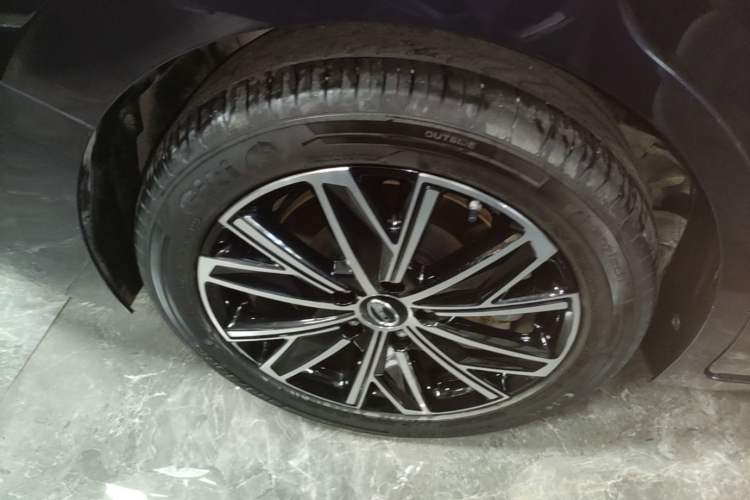 Used GAC Trumpchi E8 New Energy 2024 150km MAX Right Rear Wheel Hub