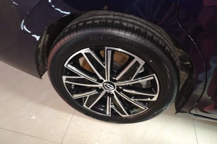 Used GAC Trumpchi E8 New Energy 2024 150km MAX Right Rear Wheel Hub