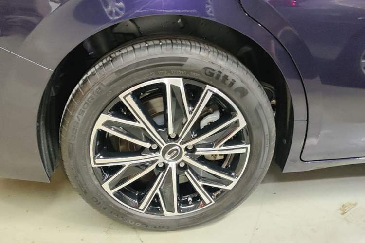 Used GAC Trumpchi E8 New Energy 2024 150km MAX Right Rear Wheel Hub