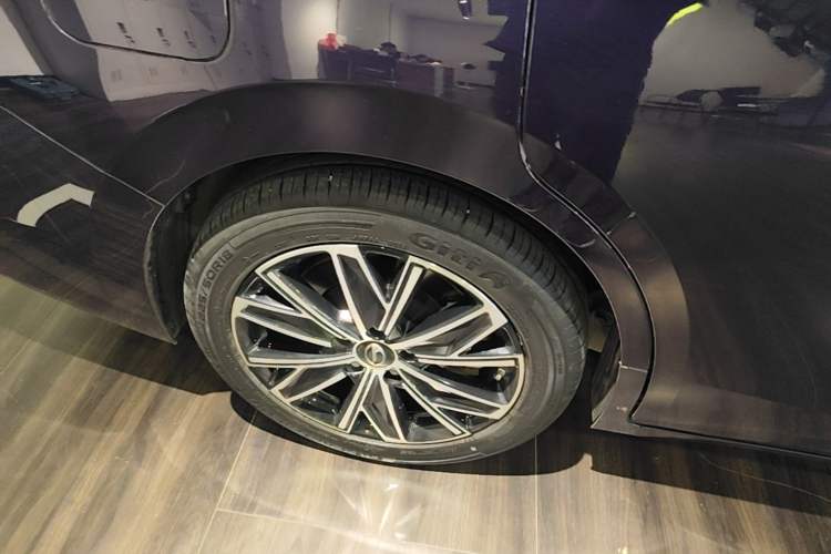 Used GAC Trumpchi E8 New Energy 2024 150km MAX Right Rear Wheel Hub