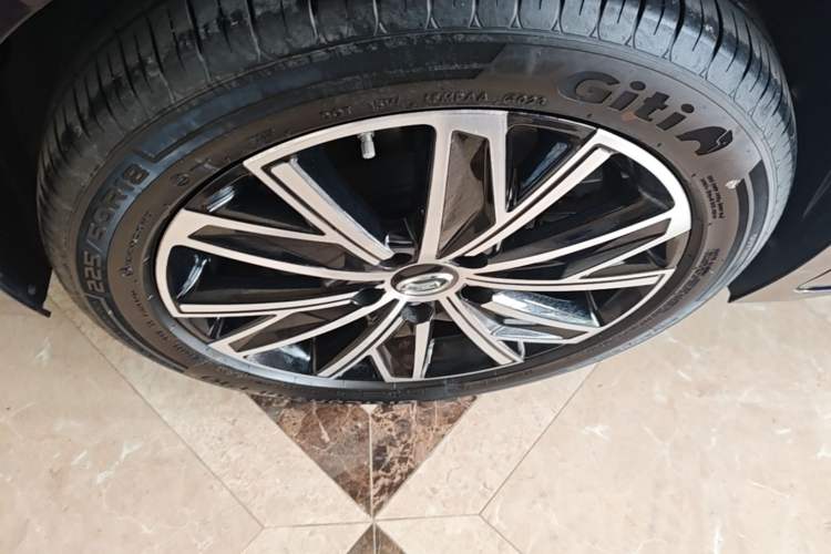 Used GAC Trumpchi E8 New Energy 2024 150km MAX Right Rear Wheel Hub