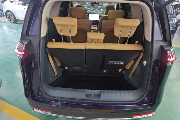 Used GAC Trumpchi E8 New Energy 2024 150km MAX Trunk