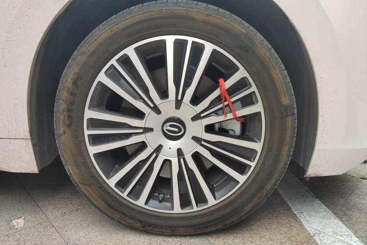 Used GAC Trumpchi E8 New Energy 2024 150km MAX+ Right Front Wheel Hub