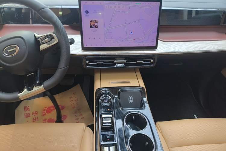 Used GAC Trumpchi E8 New Energy 2024 150km MAX+ Audio And AC Panel