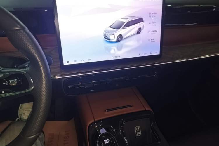 Used GAC Trumpchi E8 New Energy 2024 150km MAX+ Audio And AC Panel
