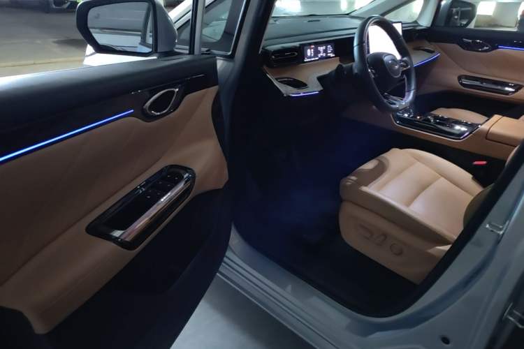 Used GAC Trumpchi E8 New Energy 2024 150km MAX+ Driver Seat