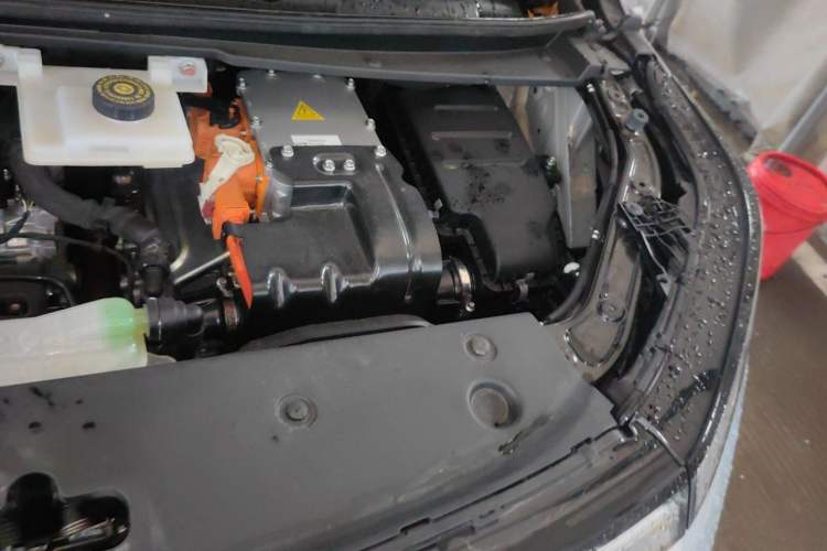 Used GAC Trumpchi E8 New Energy 2024 150km Dragon Roar Starry Night+ Engine Bay Left