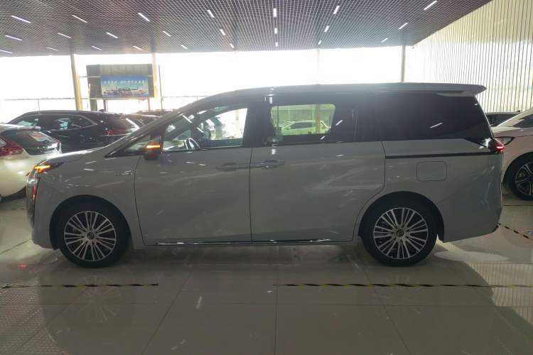 Used GAC Trumpchi E8 New Energy 2024 150km MAX+ Exterior 3