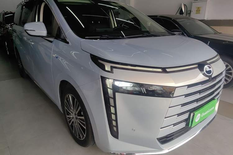 Used GAC Trumpchi E8 New Energy 2024 150km MAX+ Front Right 45 Deg