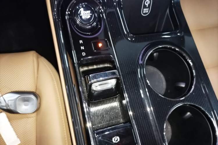Used GAC Trumpchi E8 New Energy 2024 150km MAX+ Gear Lever
